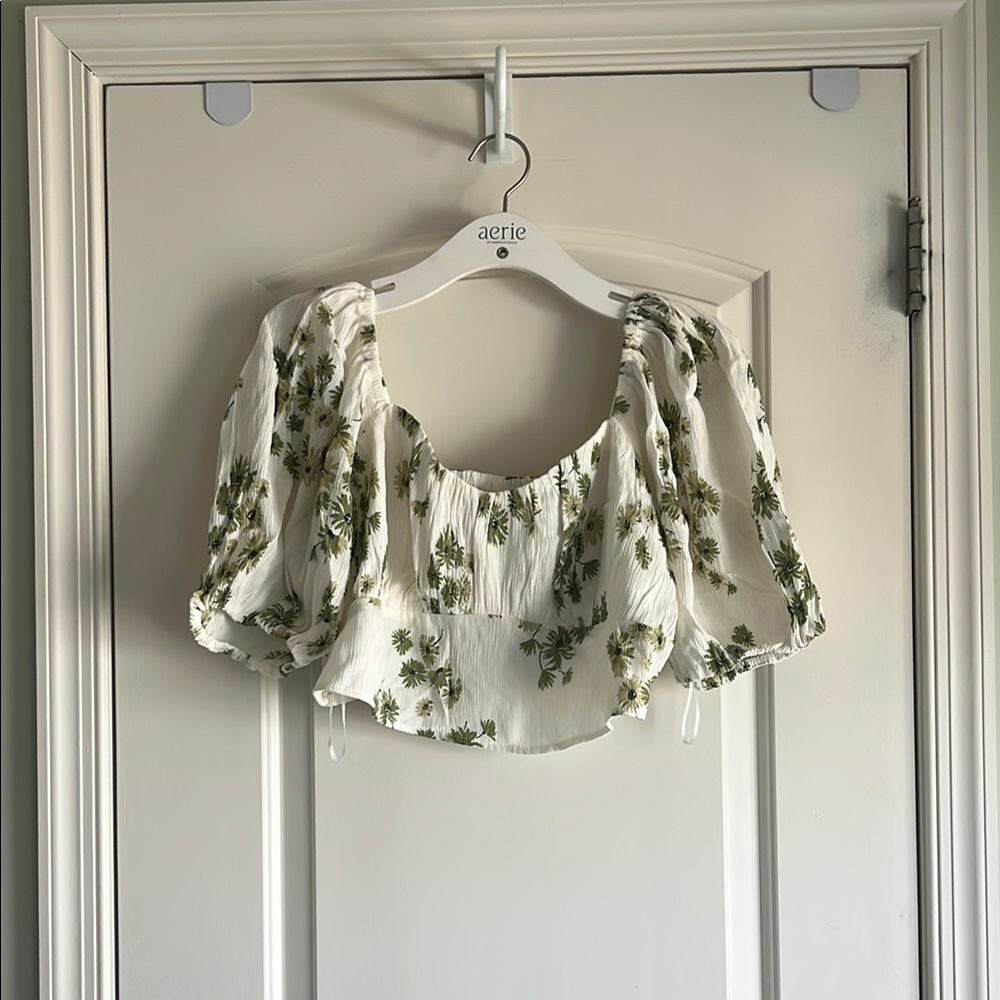 Abercrombie & Fitch White and Green Puff Sleeve Crop Top NWOT